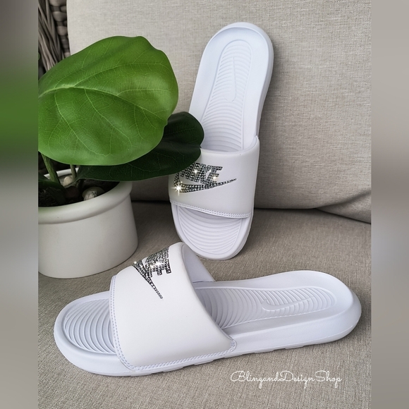 Women's Bling Nike Victori One Sandal Slides Custom With Baby Blue Crystals - Picture 2 of 5